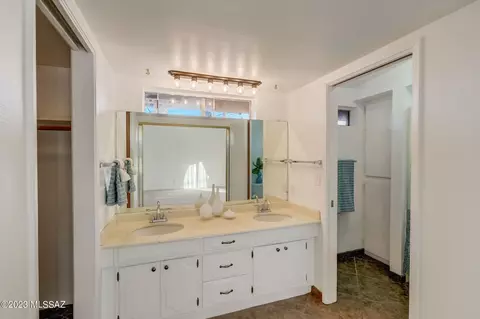 8902 E Maple Leaf Dr, Tucson, AZ 85710 photo 14