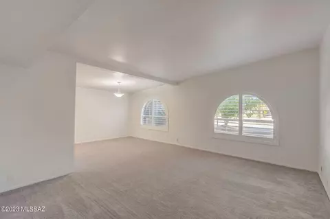 8902 E Maple Leaf Dr, Tucson, AZ 85710 photo 7