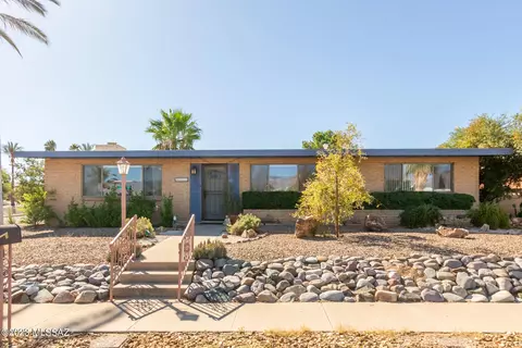 8972 E Calle Playa, Tucson, AZ 85715