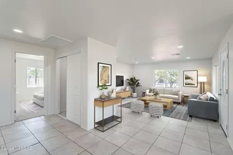 5808 E Beverly St, Tucson, AZ 85711
