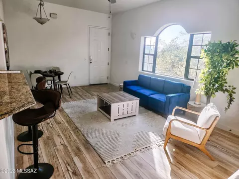 2028 E River Rd #200, Tucson, AZ 85718