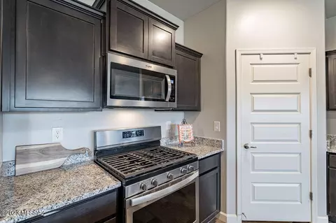 515 W Grantham St, Vail, AZ 85641 photo 5