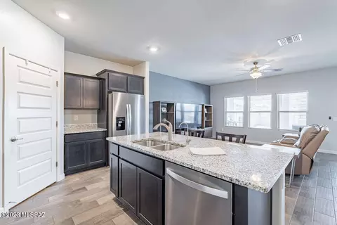 515 W Grantham St, Vail, AZ 85641 photo 3