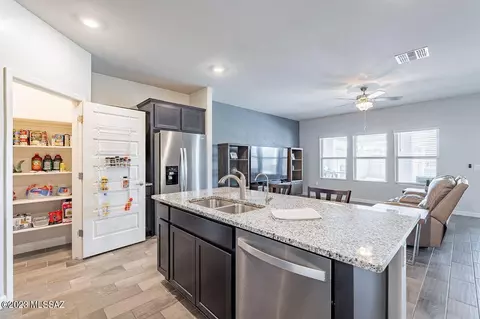 515 W Grantham St, Vail, AZ 85641 photo 4