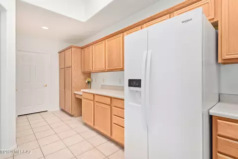 Kitchen - 7432 E Maritime Dr, Tucson, AZ 85756 photo 2 of 3