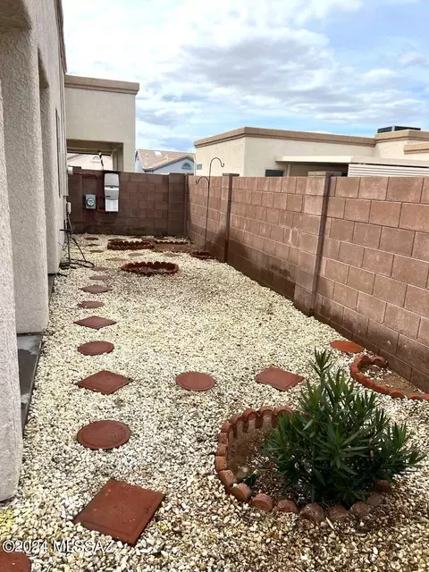 Exterior - 7432 E Maritime Dr, Tucson, AZ 85756 photo 6 of 10