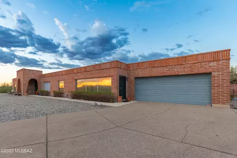 5815 E Paseo San Valentine, Tucson, AZ 85750