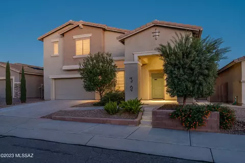 9203 S Summer Breeze Ln, Tucson, AZ 85756