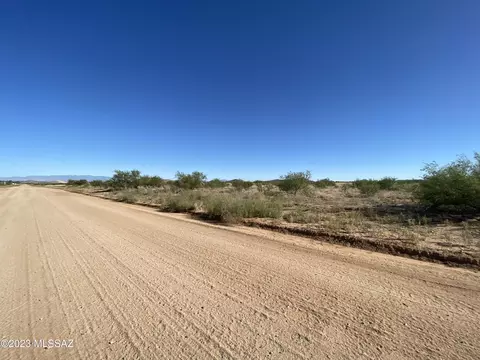 83 E Acre E Treasure Rd, Pearce, AZ 85625 photo 4