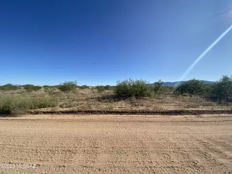 83 E Acre E Treasure Rd, Pearce, AZ 85625