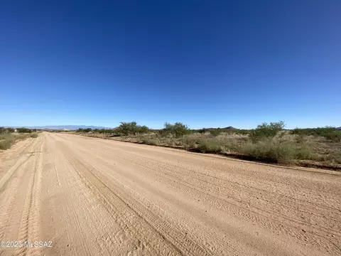 83 E Acre E Treasure Rd, Pearce, AZ 85625 photo 9