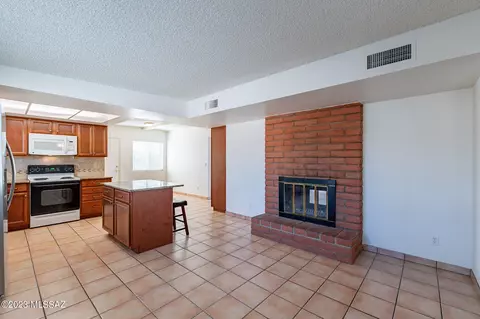 9432 E Stella Rd, Tucson, AZ 85730 photo 8