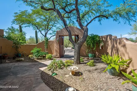 740 E Rudasill Rd, Tucson, AZ 85718