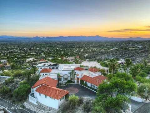 5110 E Oakmont Dr, Tucson, AZ 85718
