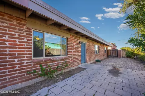 2421 Eastland St, Tucson, AZ 85719