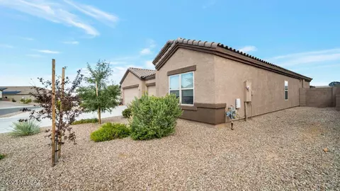 Exterior - 562 W Weldon St, Vail, AZ 85641 photo 4 of 8