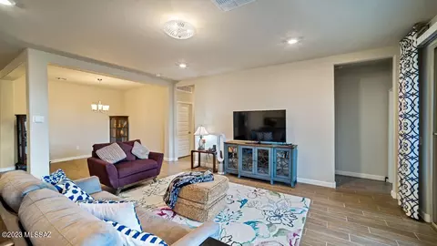 Living - 562 W Weldon St, Vail, AZ 85641 photo 4 of 4