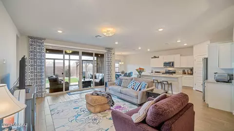 Living - 562 W Weldon St, Vail, AZ 85641 photo 3 of 4