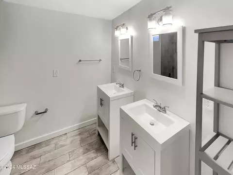 Bath - 6983 E Nelson Dr, Tucson, AZ 85730 photo 1 of 2