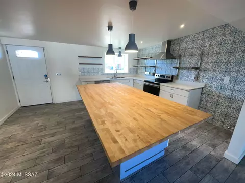 Kitchen - 6983 E Nelson Dr, Tucson, AZ 85730 photo 2 of 2