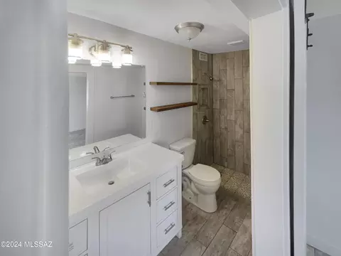Bath - 6983 E Nelson Dr, Tucson, AZ 85730 photo 2 of 2