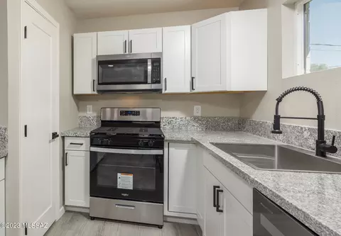 5758 E 29th St, Tucson, AZ 85711 photo 9