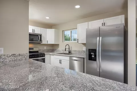 5758 E 29th St, Tucson, AZ 85711 photo 11