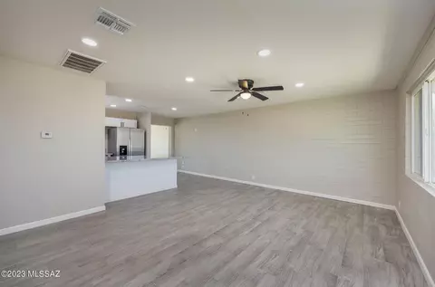 5758 E 29th St, Tucson, AZ 85711 photo 4
