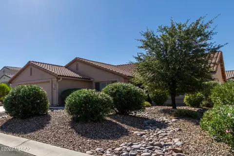 1884 E Wintergreen Dr, Green Valley, AZ 85614