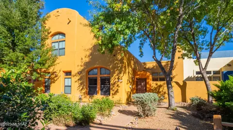 907 Lombard Way, Tubac, AZ 85646