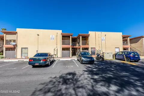 1620 N Wilmot Rd #D-272, Tucson, AZ 85712