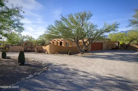 8731 E Saddleback Dr, Tucson, AZ 85749 photo 4