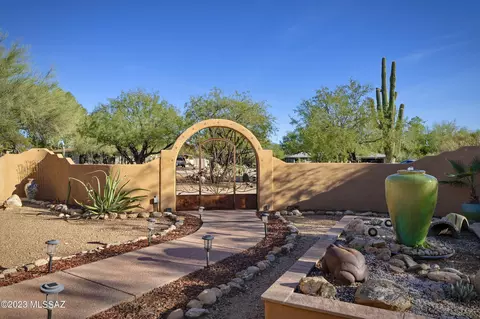8731 E Saddleback Dr, Tucson, AZ 85749 photo 5