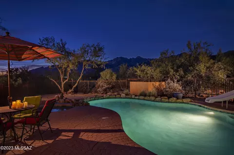 8731 E Saddleback Dr, Tucson, AZ 85749 photo 2
