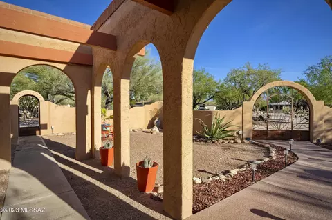8731 E Saddleback Dr, Tucson, AZ 85749 photo 6