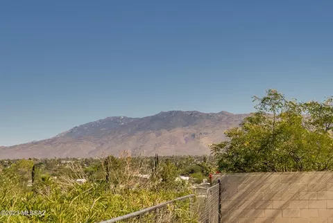 8421 E Calexico St, Tucson, AZ 85730 photo 3