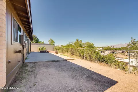 8421 E Calexico St, Tucson, AZ 85730 photo 4