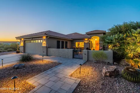 1523 N Old Adobe Dr, Green Valley, AZ 85614
