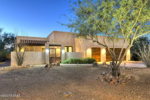 876 E Florida Saddle Dr, Green Valley, AZ 85614