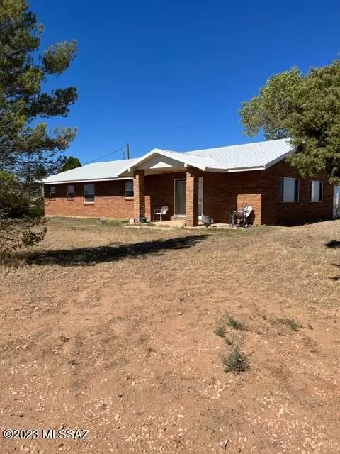 13102 Brewery Gulch Rd, Pearce, AZ 85625