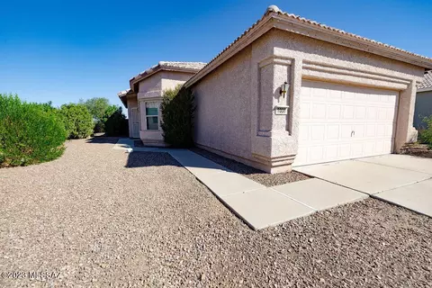 9338 N Scarlet Canyon Dr, Tucson, AZ 85743