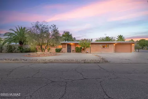 2240 E Monte Vista Dr, Tucson, AZ 85719