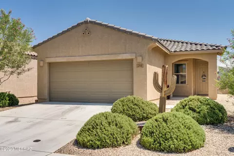 680 N Nestled Hummingbird Ln, Sahuarita, AZ 85629