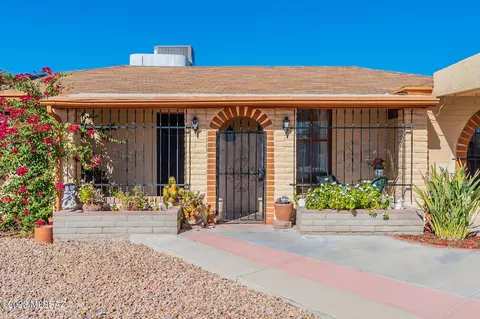 810 W Calle Garcia, Tucson, AZ 85706
