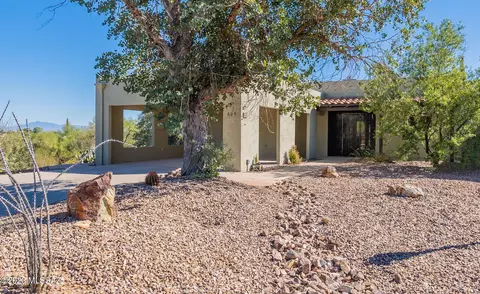 605 S Los Rubies Cir, Green Valley, AZ 85614