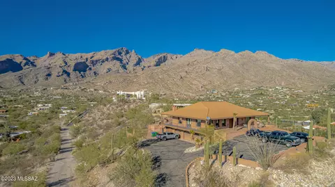 4207 E Skyline Dr, Tucson, AZ 85718