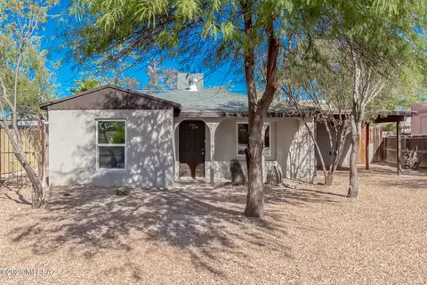 3907 E Montecito St, Tucson, AZ 85711