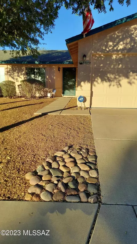 8805 Eagle Creek Dr, Tucson, AZ 85730