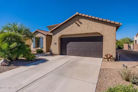 717 N Hale Dr, Green Valley, AZ 85614