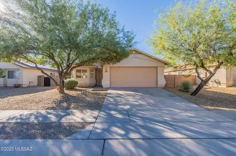 8136 E Snakeroot Dr, Tucson, AZ 85710